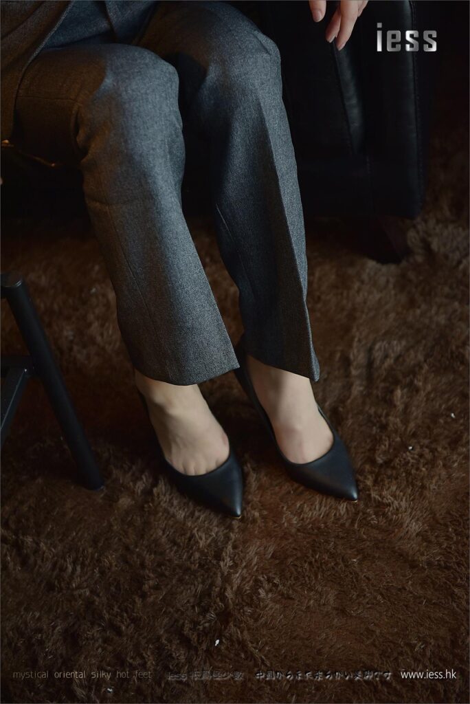 [IESS异思趣向] 2017.03.17 丝足便当087：《空姐养成计划系列-1》小六 [99P/149MB]插图3