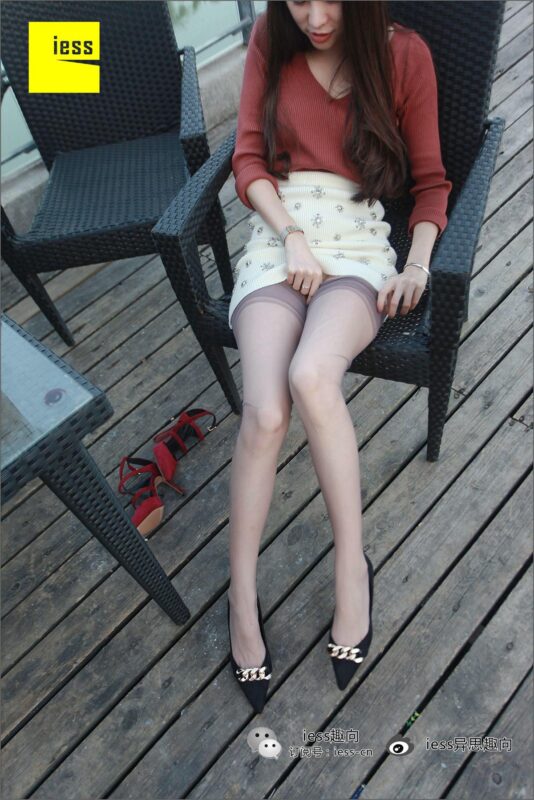 [IESS异思趣向] 2017.03.22 丝足便当089：《ES8第八种武器》佳爷 [99P/105MB]-无料摄影圈