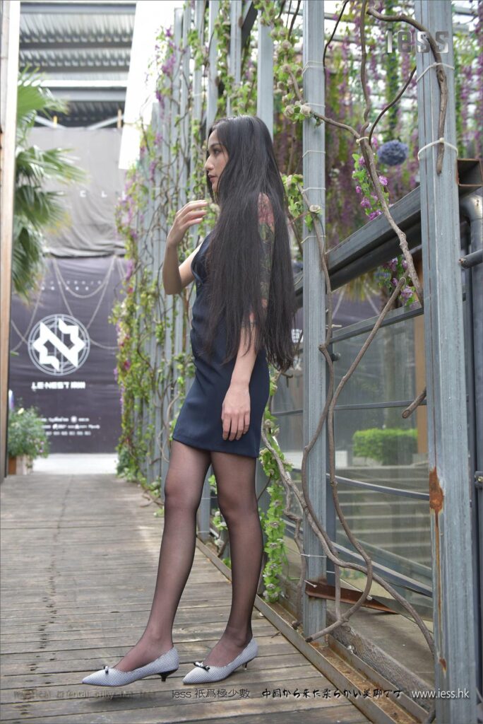 [IESS异思趣向] 2017.04.28 丝足便当110：《户外嘿丝平底鞋》潇潇 [99P/107MB]插图2