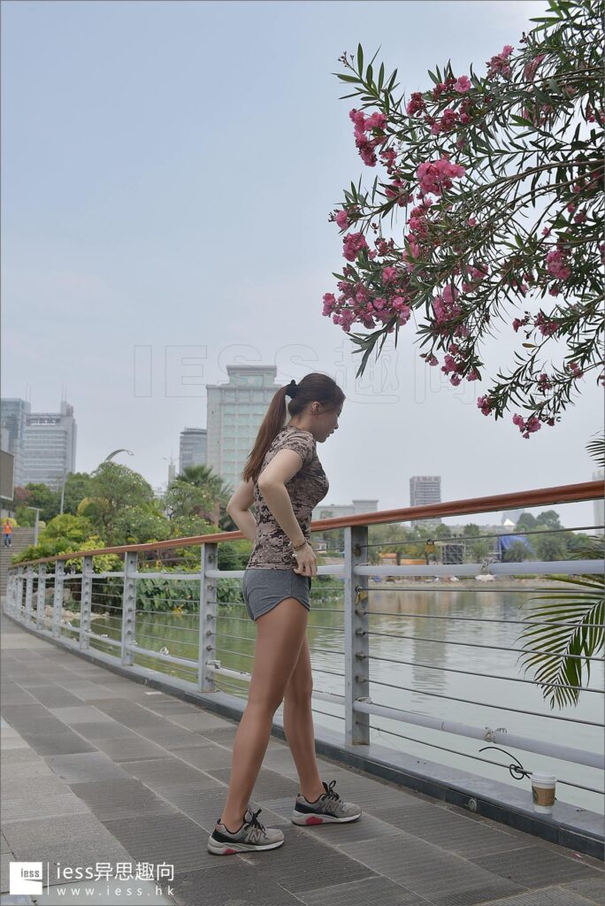 [IESS异思趣向] 2017.07.18 丝足便当121：《我的私教和她的油亮丝袜2》赵老师 [99P/627MB]插图1