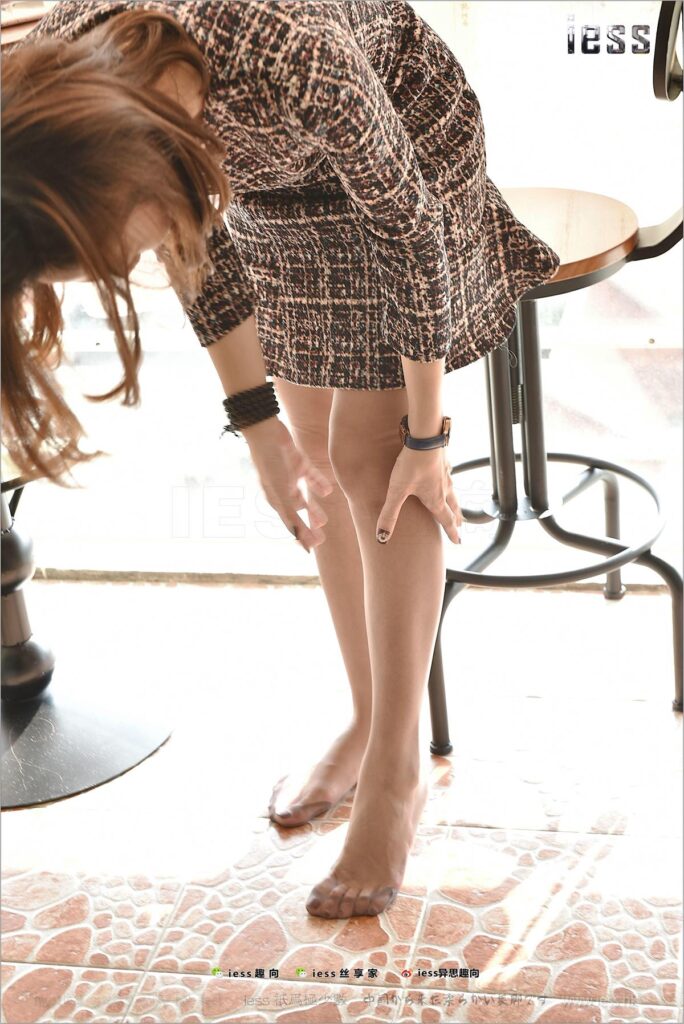 [IESS异思趣向] 2017.08.25 丝足便当142：《古典之美》薇薇 [71P/303MB]插图2