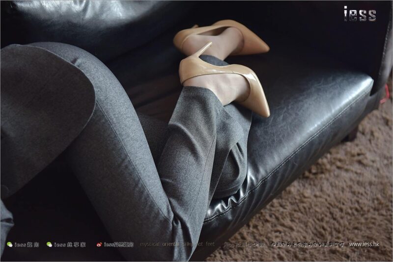 [IESS异思趣向] 2017.12.03 丝足便当174：《找钥匙 I 》赵老师 概念型作品 [99P/185MB]-无料摄影圈