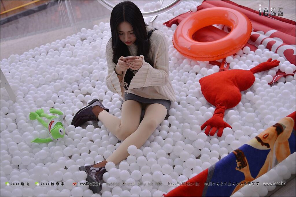 [IESS异思趣向] 2017.12.08 丝足便当176：《卧槽，裤袜》幸子 [99P/117MB]插图1