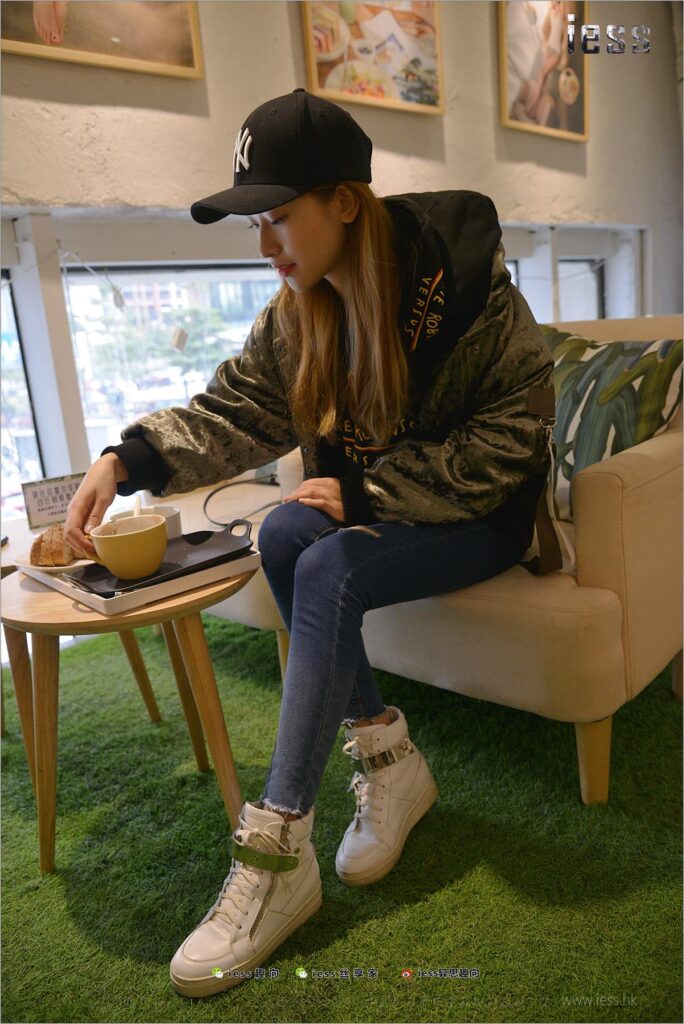 [IESS异思趣向] 2018.02.01 丝足便当194：《爱的双重奏①》小捷 [98P/194MB]插图2