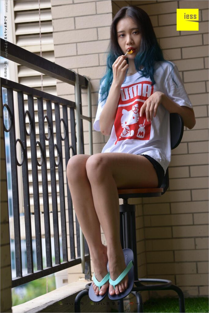 [IESS异思趣向] 2018.04.23 丝足便当221：《精典人字拖》春暖 [99P/130MB]插图1