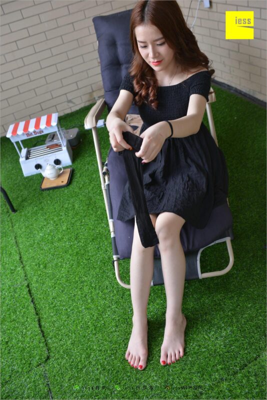 [IESS异思趣向] 2018.06.25 丝足便当244：《名利姐的嘿丝大特写》名利姐 [98P/142MB]-无料摄影圈
