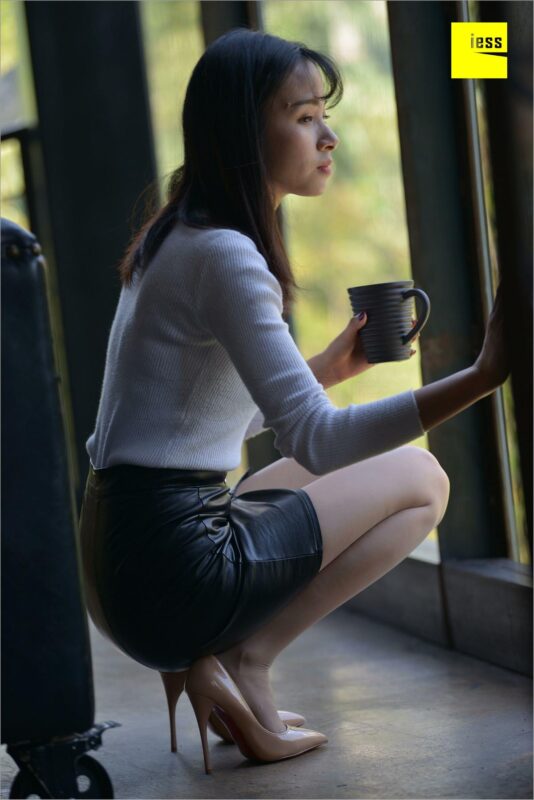 [IESS异思趣向] 2018.08.13 丝足便当260：《34码的小满足》阿离 [95P/56.2MB]-无料摄影圈