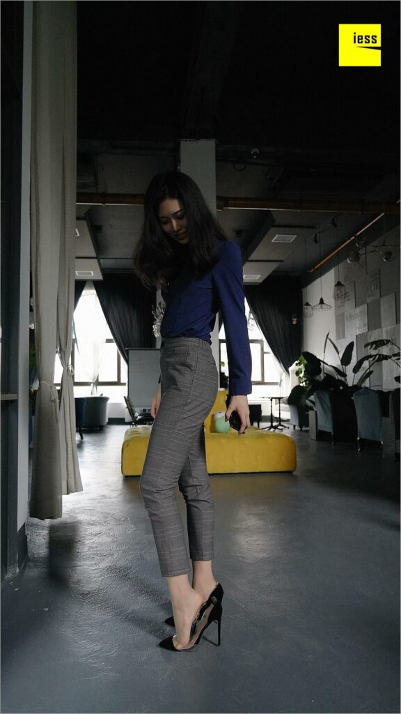 [IESS异思趣向] 2018.08.14 丝足便当261：《穿长裤的邱主管》邱主管 [97P/79.7MB]插图1