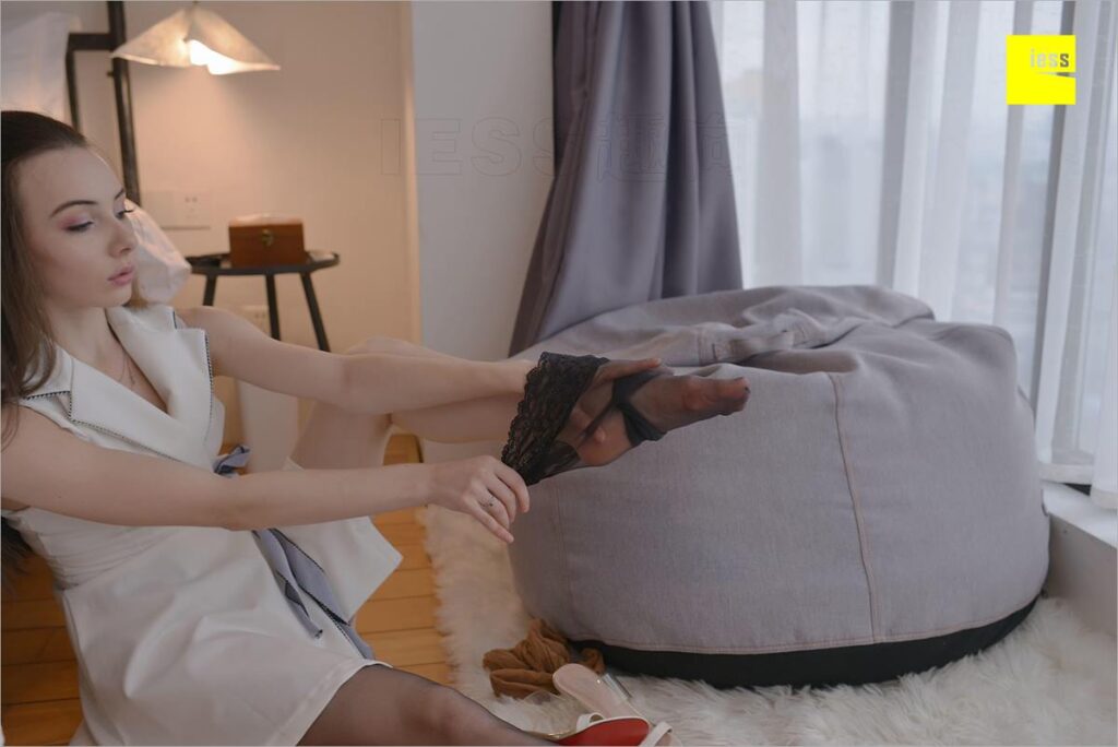 [IESS异思趣向] 2018.09.15 丝足便当270期 梦呓 9 –小琪琪 [80P/73.9M]插图2