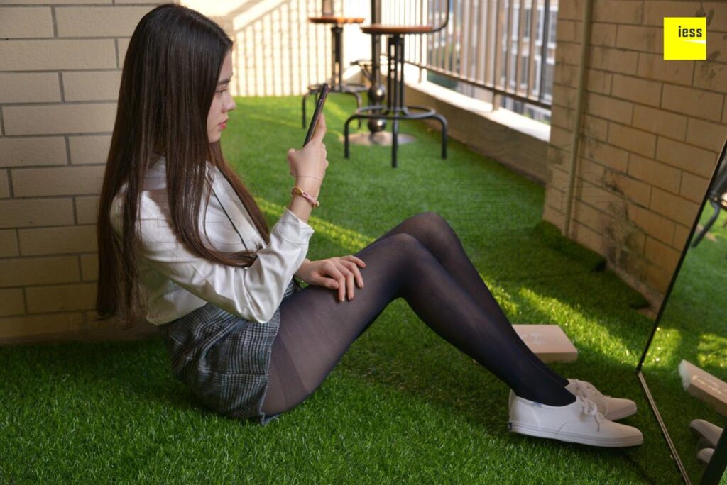 [IESS异思趣向] 2018.02.07《魔鬼周三》特刊05期：佳爷的宝蓝色厚丝 [99P/61.5MB]插图2