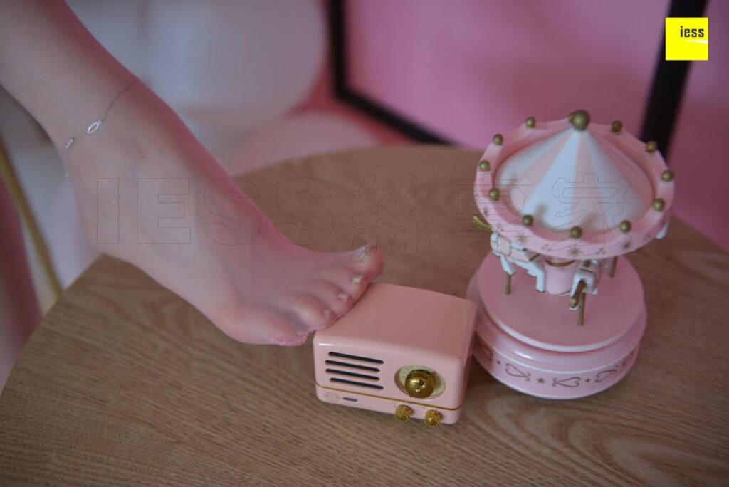 [IESS异思趣向] 2018.05.16《魔鬼周三》特刊18期：粉红仲夏梦 II [99P/42.9MB]插图1