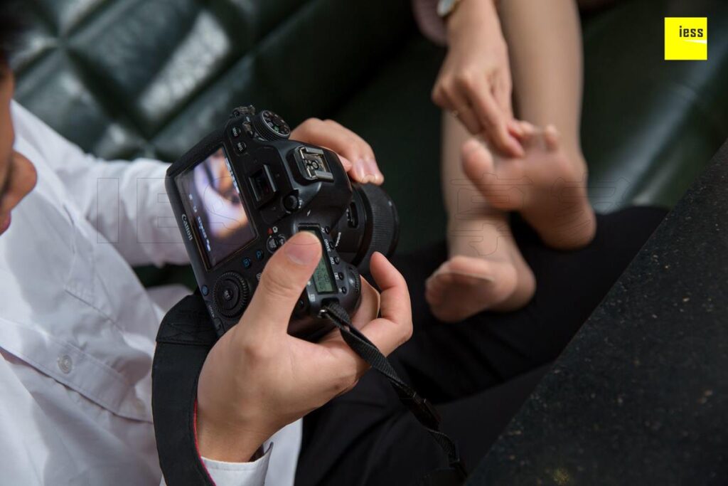 [IESS异思趣向]【魔鬼周三】特刊31期 – 摄影师约我去KTV [99P/61.8MB]插图1