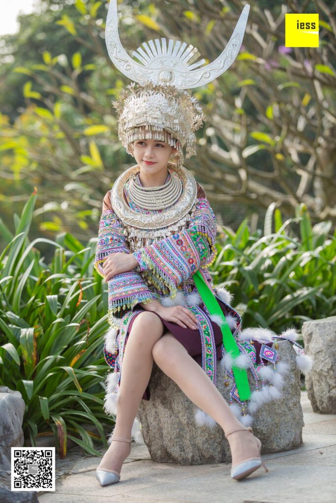 [IESS异思趣向] 2018.12.05《魔鬼周三》特刊45期：九妹 穿丝的苗族九妹 [80P/77.2MB]插图1