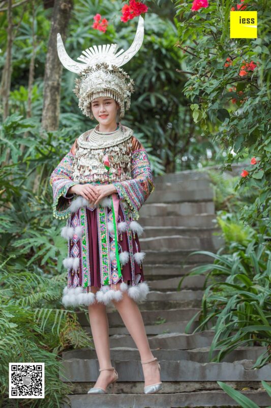 [IESS异思趣向] 2018.12.05《魔鬼周三》特刊45期：九妹 穿丝的苗族九妹 [80P/77.2MB]-无料摄影圈