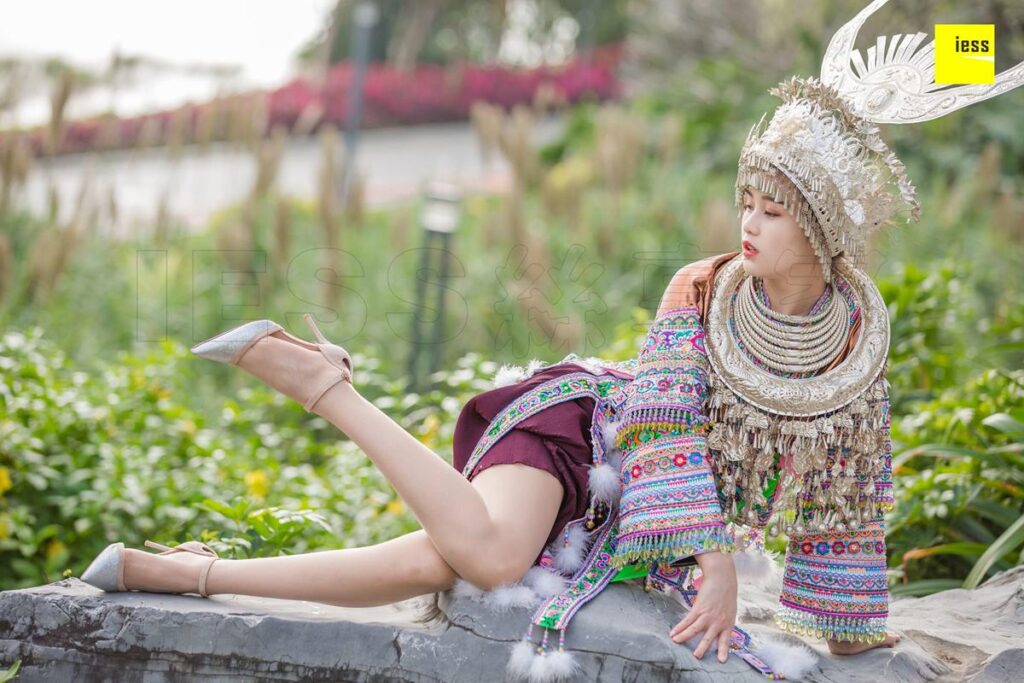 [IESS异思趣向] 2018.12.05《魔鬼周三》特刊45期：九妹 穿丝的苗族九妹 [80P/77.2MB]插图3