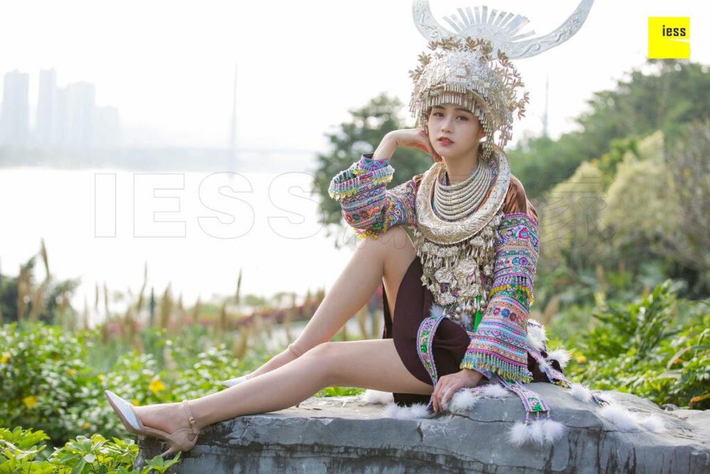 [IESS异思趣向] 2018.12.05《魔鬼周三》特刊45期：九妹 穿丝的苗族九妹 [80P/77.2MB]插图2