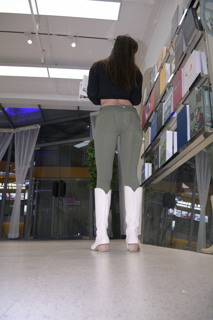 精选街拍 No.435 魅力四射的紧身裤美女（五） [78P/147M]插图2