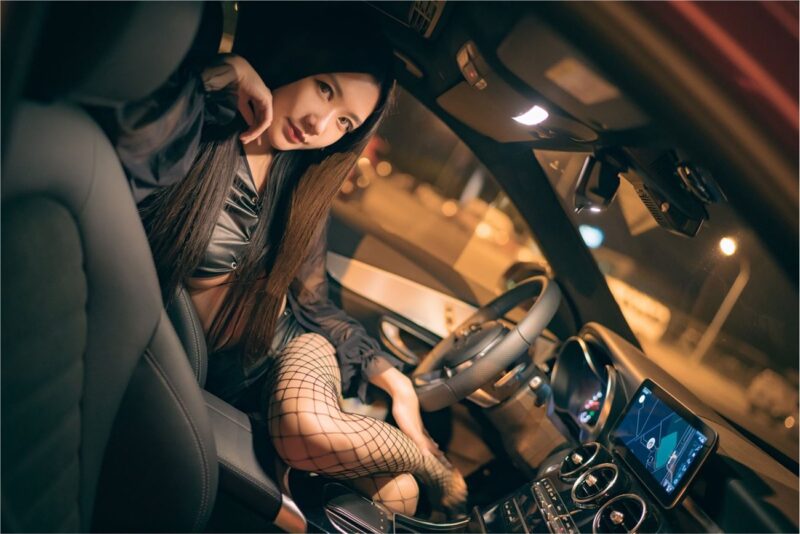 精选街拍 No.437 源纱希喵喵喵  香车美人 [16P/6M]-无料摄影圈