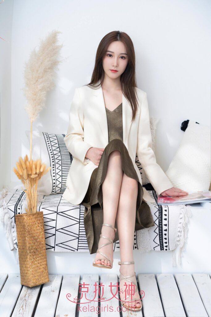 [Kelagirls克拉女神]2020.05.20《小脚与西服》小芙[27P/416MB]插图2
