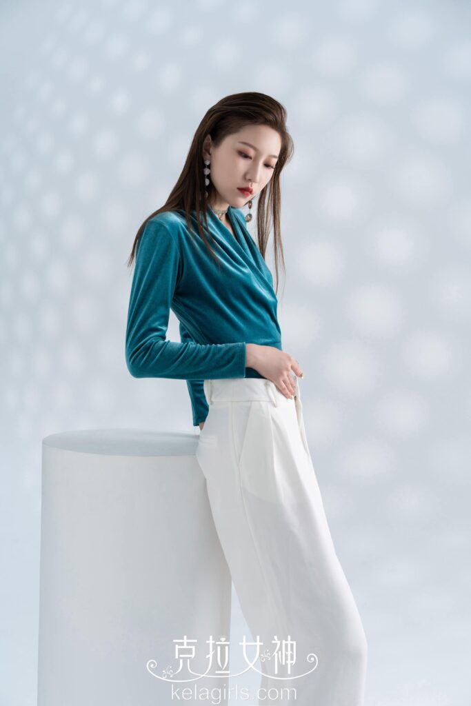 [KeLagirls克拉女神]2020.10.12《时尚与性感》芊芊[25P/462MB]插图2