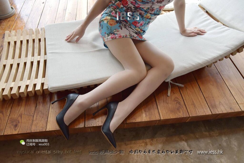 [IESS异思趣向] 2017.05.15 丝享家007：《午后咖啡馆小憩》疏影 [89P/124MB]插图1