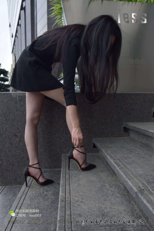 [IESS异思趣向] 2017.05.23 丝享家013：《换上丝袜上班去！》欣欣 [88P/49.5MB]-无料摄影圈