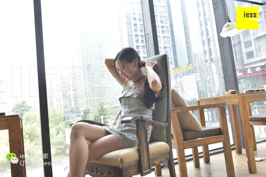 [IESS异思趣向] 2017.07.11 丝享家019：《就是不要好好穿鞋！》欣欣 [99P/65.5MB]插图1