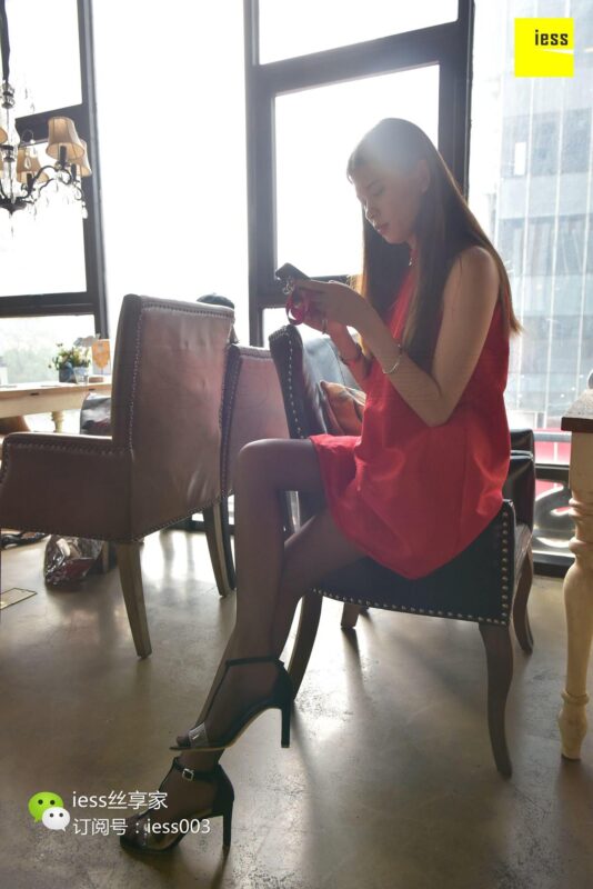 [IESS异思趣向] 2017.09.04 丝享家057：《裸足与嘿丝》七七 [99P/68.2MB]-无料摄影圈