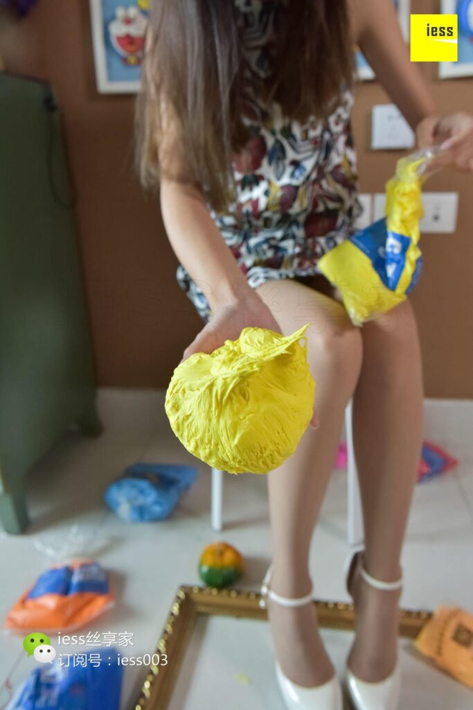 [IESS异思趣向] 2017.10.18 丝享家084：《用丝足脚为你调制一抹色彩》婉萍 [99P/60.9MB]插图2