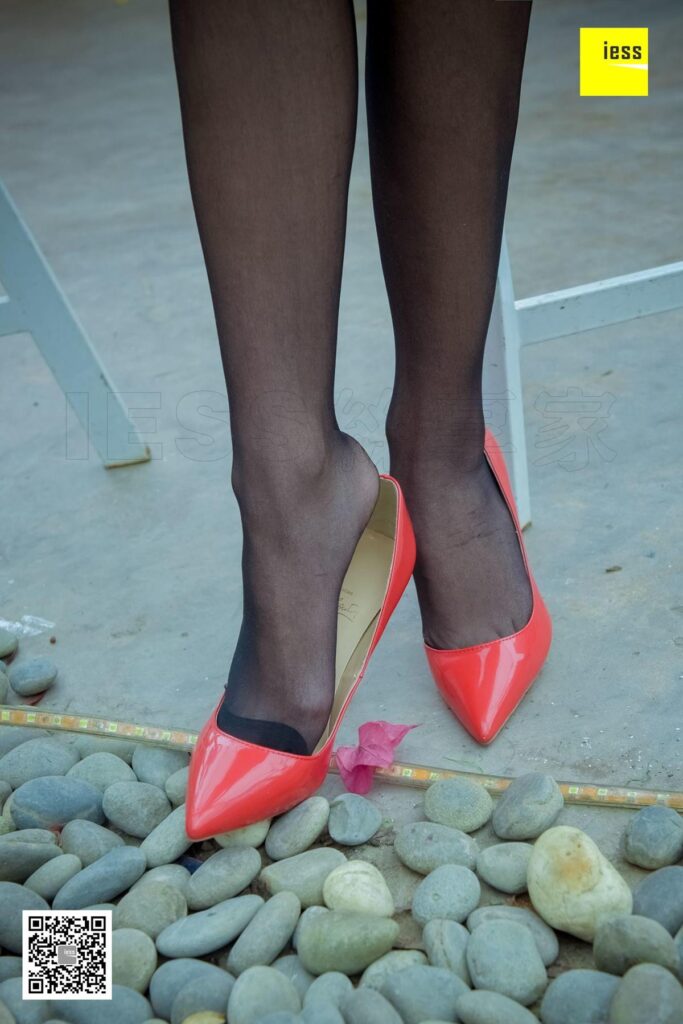 [IESS异思趣向] 2018.01.03 丝享家139：《脚尖加固嘿丝》木木 [99P/38.1MB]插图2