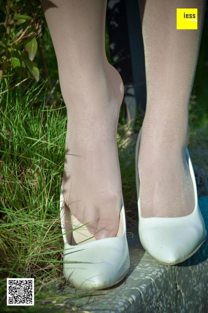 [IESS异思趣向] 2018.02.17 丝享家170：《清新粉色短裙肉丝》佳桢 [99P/49.3MB]插图1