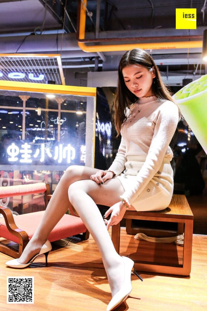 [IESS异思趣向] 2018.03.07 丝享家184：《细腻质感灰丝》七七 [99P/47.4MB]插图2