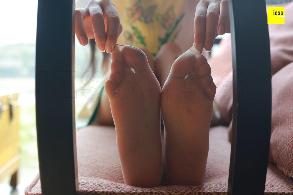 [IESS异思趣向] 2018.03.08 丝享家185：《清纯系肉丝》木木 [99P/39.9MB]插图1