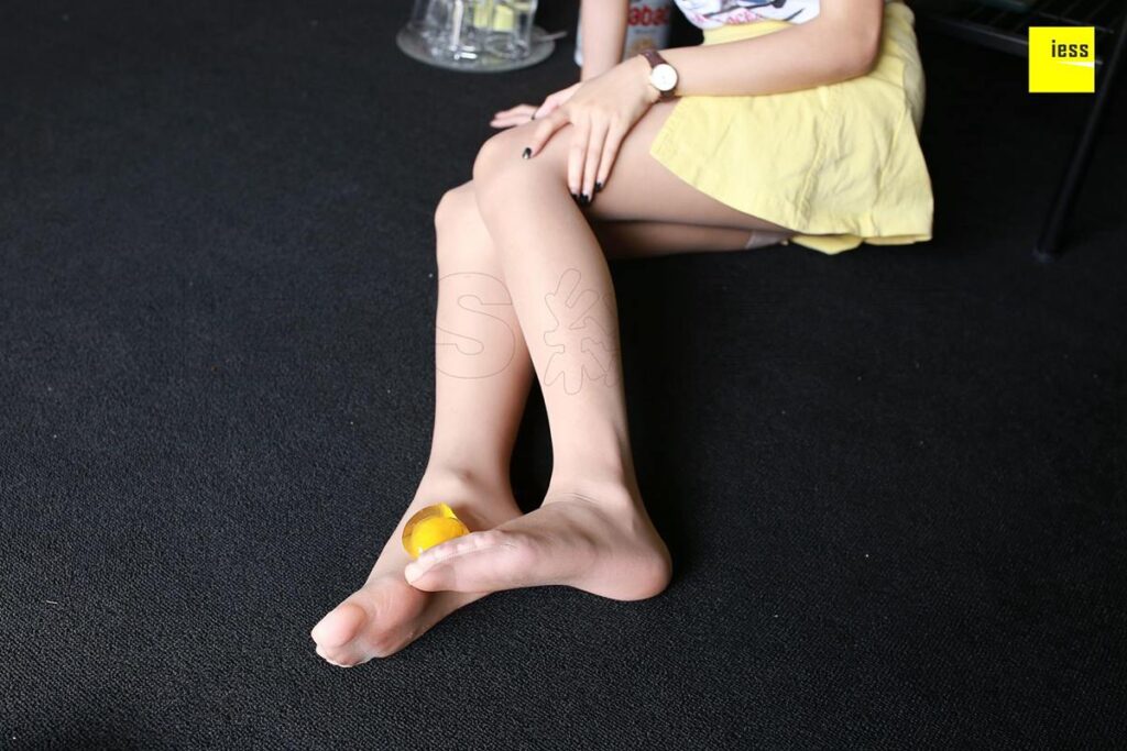 [ESS异思趣向] 2018.04.12 丝享家209：《报告！是果冻先动的手》婉萍 [99P/72.2MB]插图1