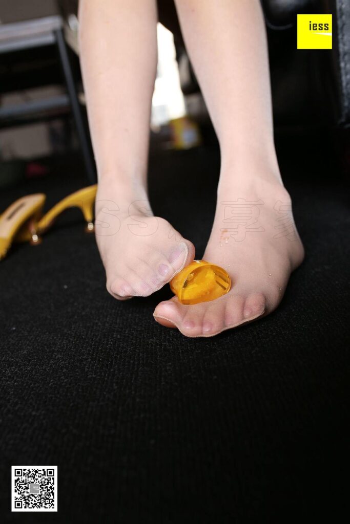 [ESS异思趣向] 2018.04.12 丝享家209：《报告！是果冻先动的手》婉萍 [99P/72.2MB]插图3