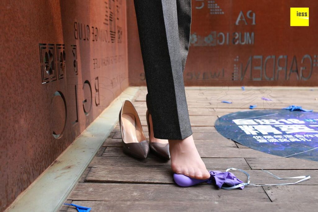 [IESS异思趣向] 2018.05.12 丝享家231：《玉姐短丝西装裤》双双 [99P/109MB]插图1