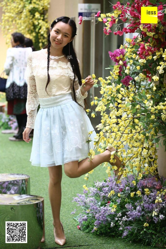 [IESS异思趣向] 2018.05.16 丝享家233：《雷丝花姑娘肉丝》木木 [84P/66MB]插图2