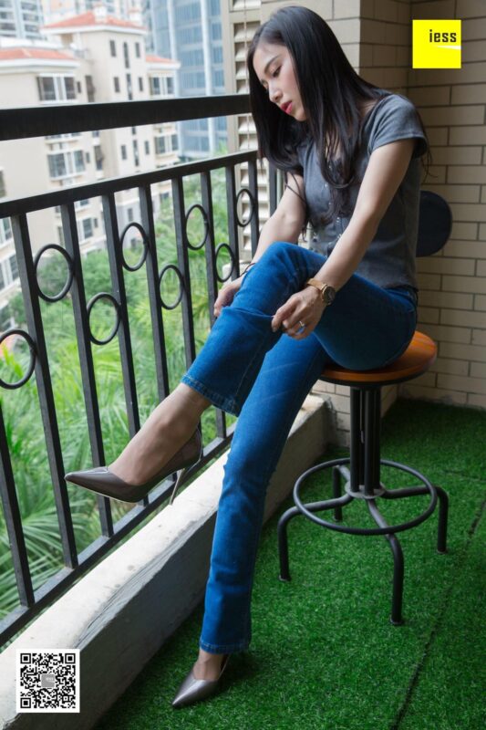 [IESS异思趣向] 2018.05.21 丝享家236：《辣妈的喇叭裤短丝》辣妈君君 [99P/53.1MB]-无料摄影圈