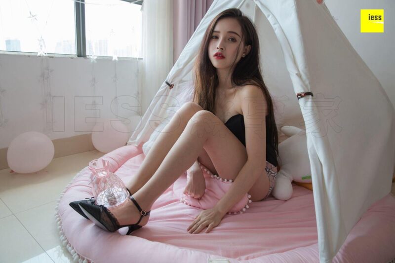 [IESS异思趣向] 2018.06.11 丝享家251：《小羽的公主梦》小羽 [89P/51.5MB]-无料摄影圈
