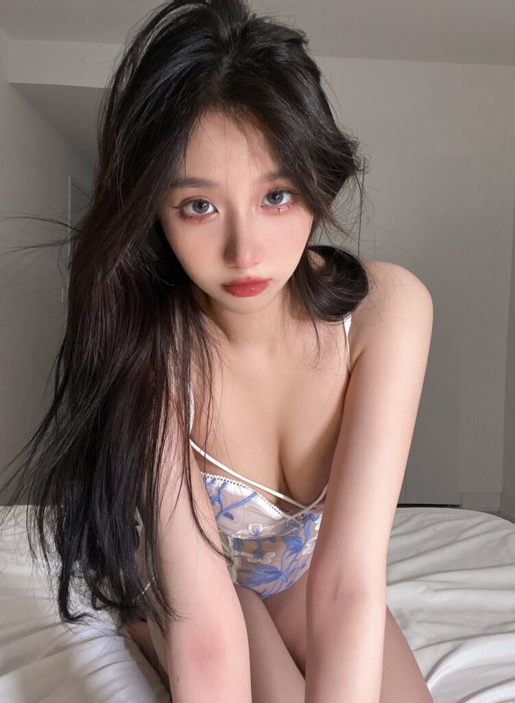 果咩酱w – G 029 紫光夜 [50P/3V/314MB]插图2