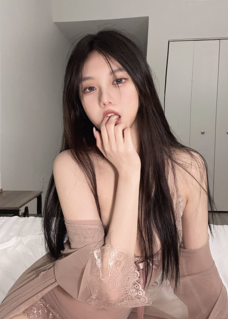 动漫博主果咩酱w 033 入夜 [45P/3V/390MB]插图3