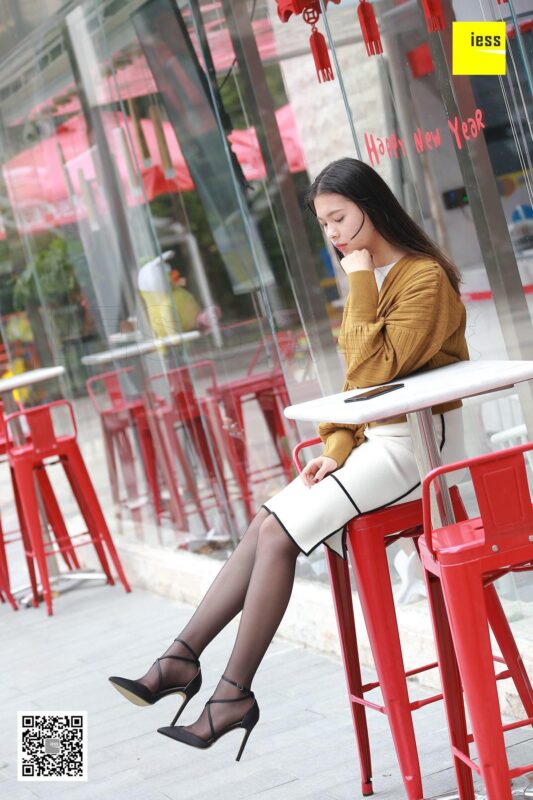 [IESS异思趣向] 2018.08.01 丝享家285：《独自等人的嘿丝美女》七七 [90P/41.1MB]-无料摄影圈