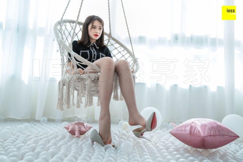 [IESS异思趣向] 2018.08.09 丝享家291：《玩个球》姗姗 [95P/28.1MB]-无料摄影圈