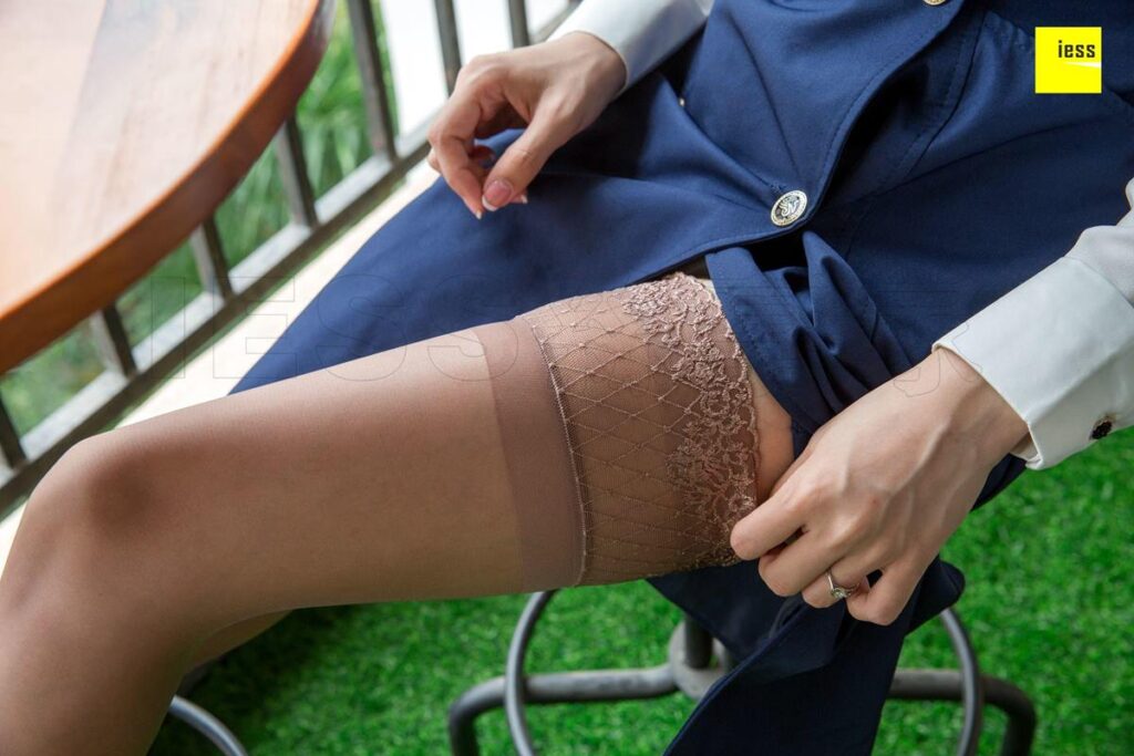 [IESS异思趣向] 2018.08.20 丝享家298：《辣妈的风情雷丝边Ⅱ》君君（辣妈）[94P/54.8MB]插图1