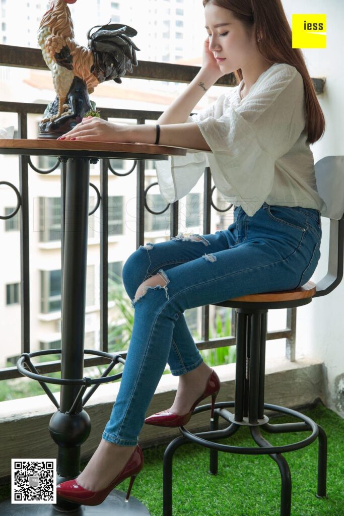 [IESS异思趣向] 2018.09.25 丝享家323：《好大的一个洞》名利姐 [90P/51MB]插图1