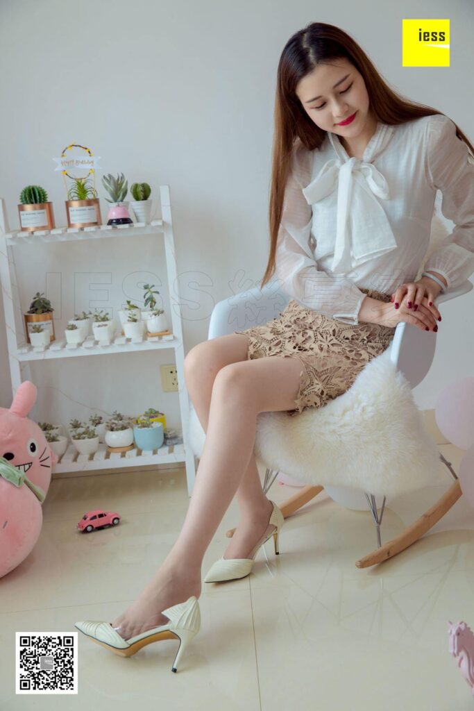 [IESS异思趣向] 2018.09.28 丝享家326：《九妹的星星镂空裙》九妹 [88P/26.4MB]插图2