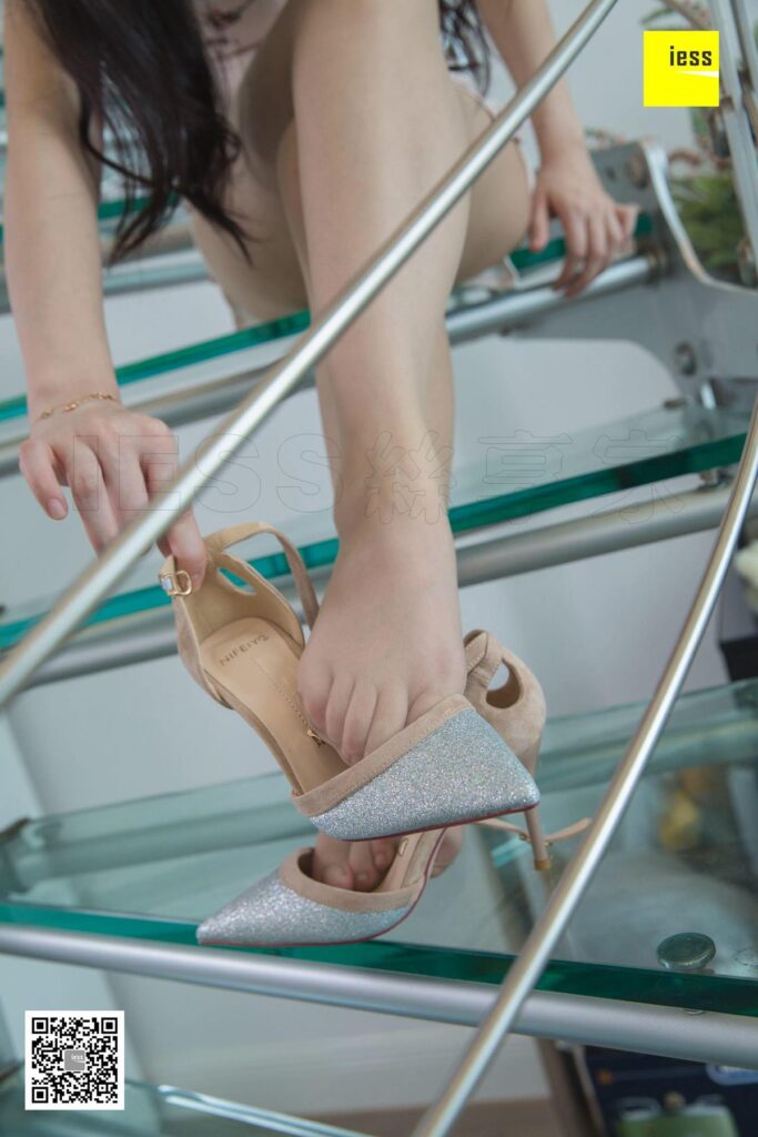 [IESS异思趣向] 2018.11.15 丝享家360：《文欣恬静的旗袍》文欣 [95P/34MB]插图1