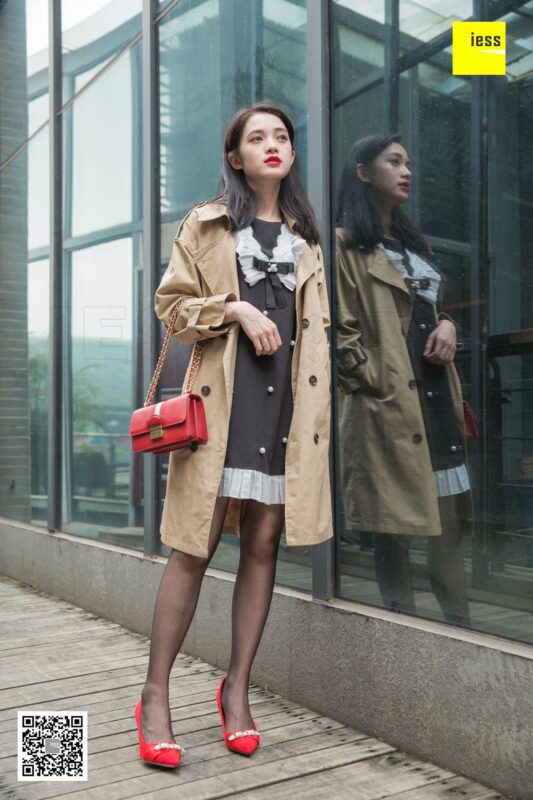 [IESS异思趣向] 2018.12.21 丝享家386：《气质风衣小红高》姗姗 [90P/42.2MB]-无料摄影圈