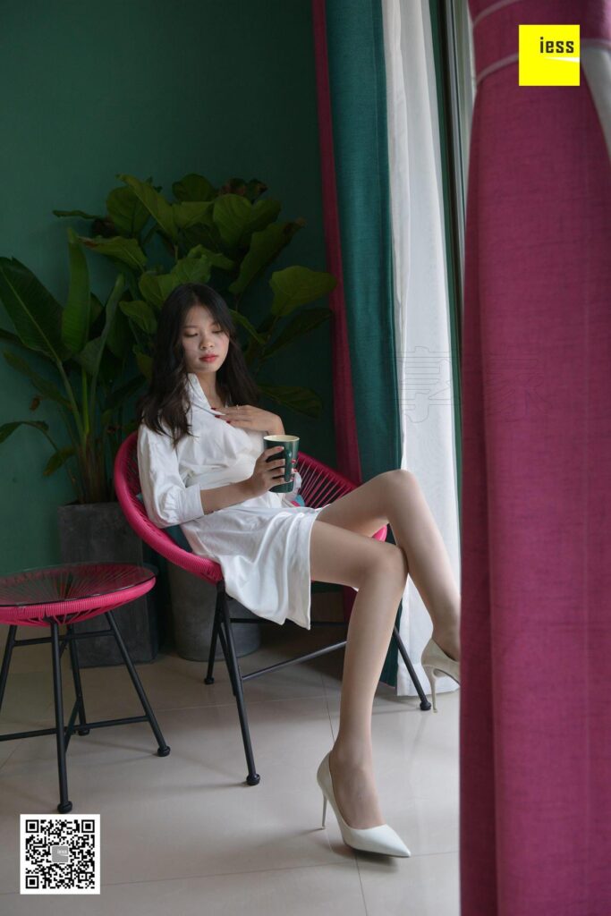 [IESS异思趣向] 2018.12.26 丝享家388：《七七的仙女白裙》七七 [80P/22.8MB]插图2