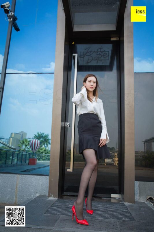 [IESS异思趣向] 2018.12.28 丝享家390：《被风吹乱的裙摆》紫紫 [95P/44.7MB]-无料摄影圈